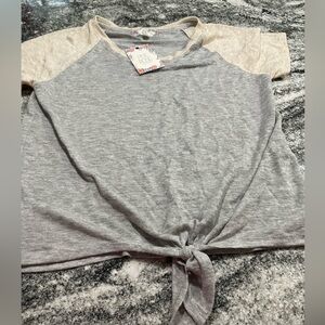 The Pink Rose gray and cream raglan-style tie-front t-shirt
